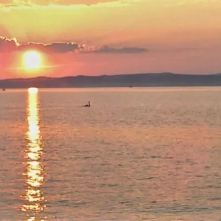 Aranyparton Harom Szobas Apartman Apartmán Siófok
