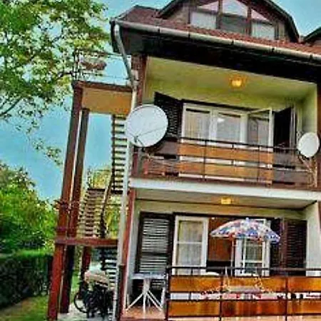 Apartmán Aranyparton Harom Szobas Apartman Siófok
