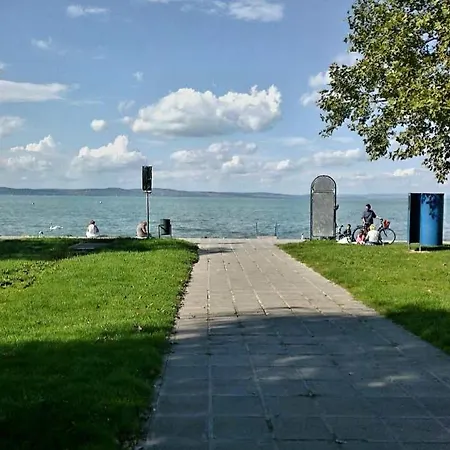 Apartmán Aranyparton Harom Szobas Apartman