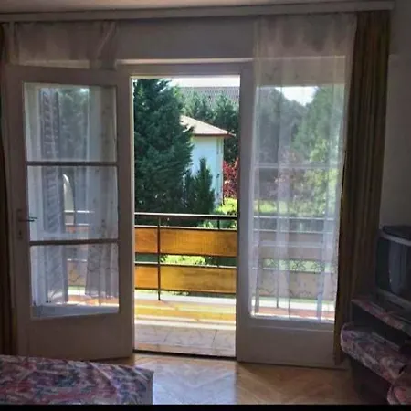 Apartmán Aranyparton Harom Szobas Apartman *